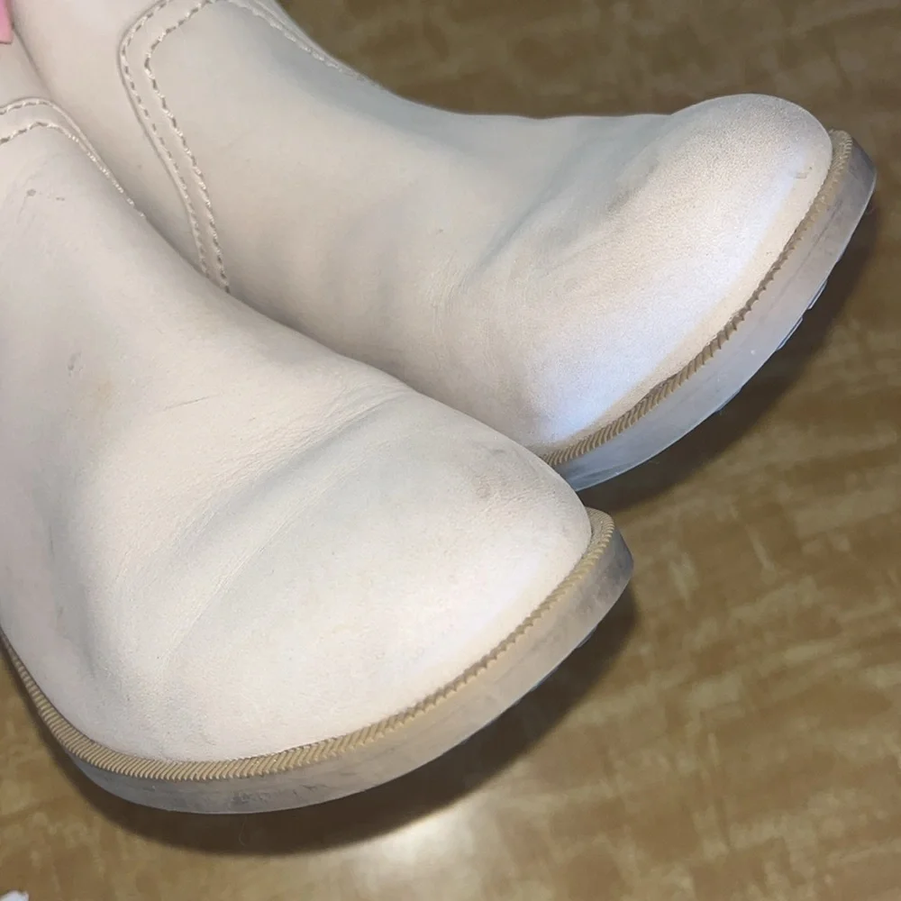 Teva cream leather Foxy booties size 6.5 low heel / preowned